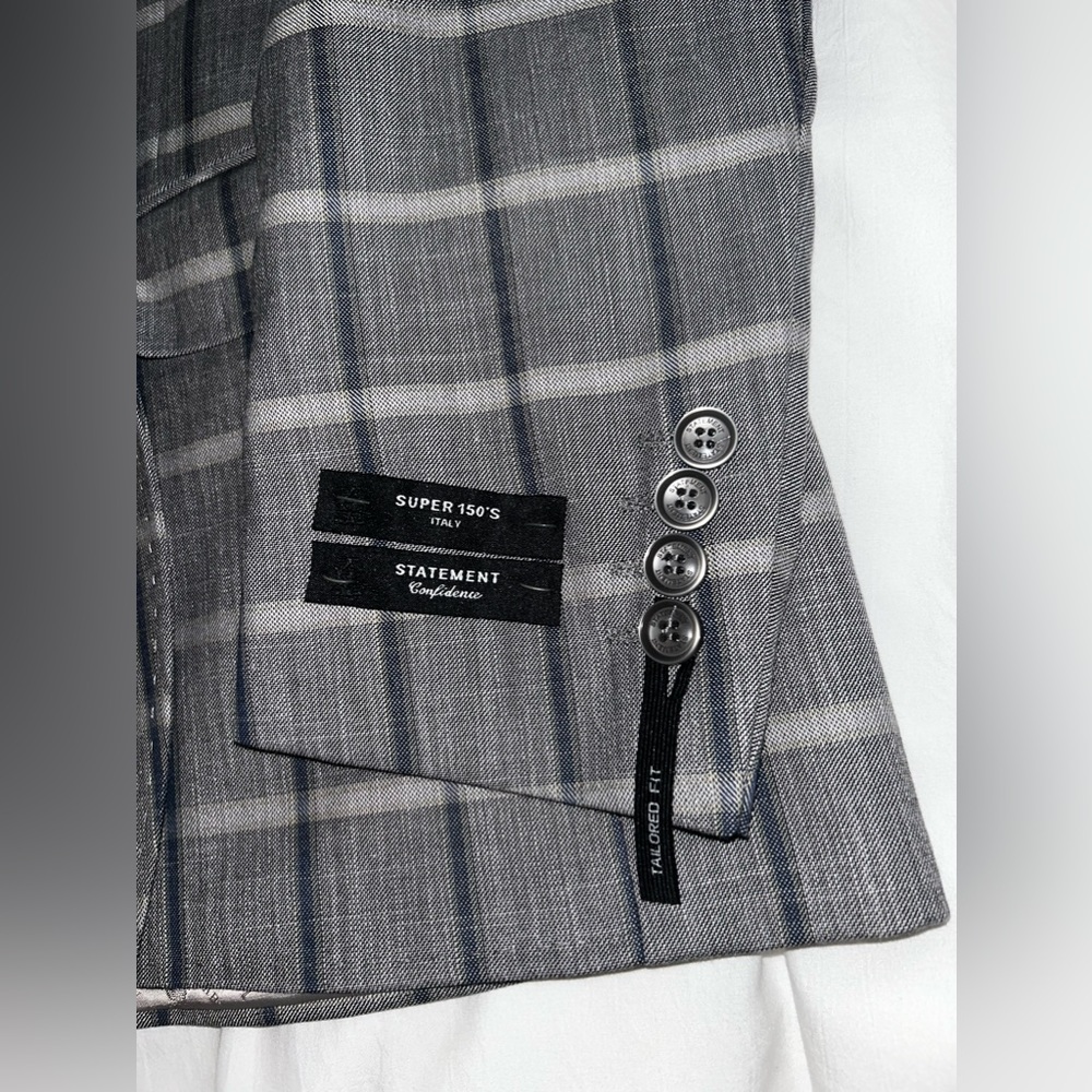 Statement Tuxedo Jacket - Picture 4 of 9